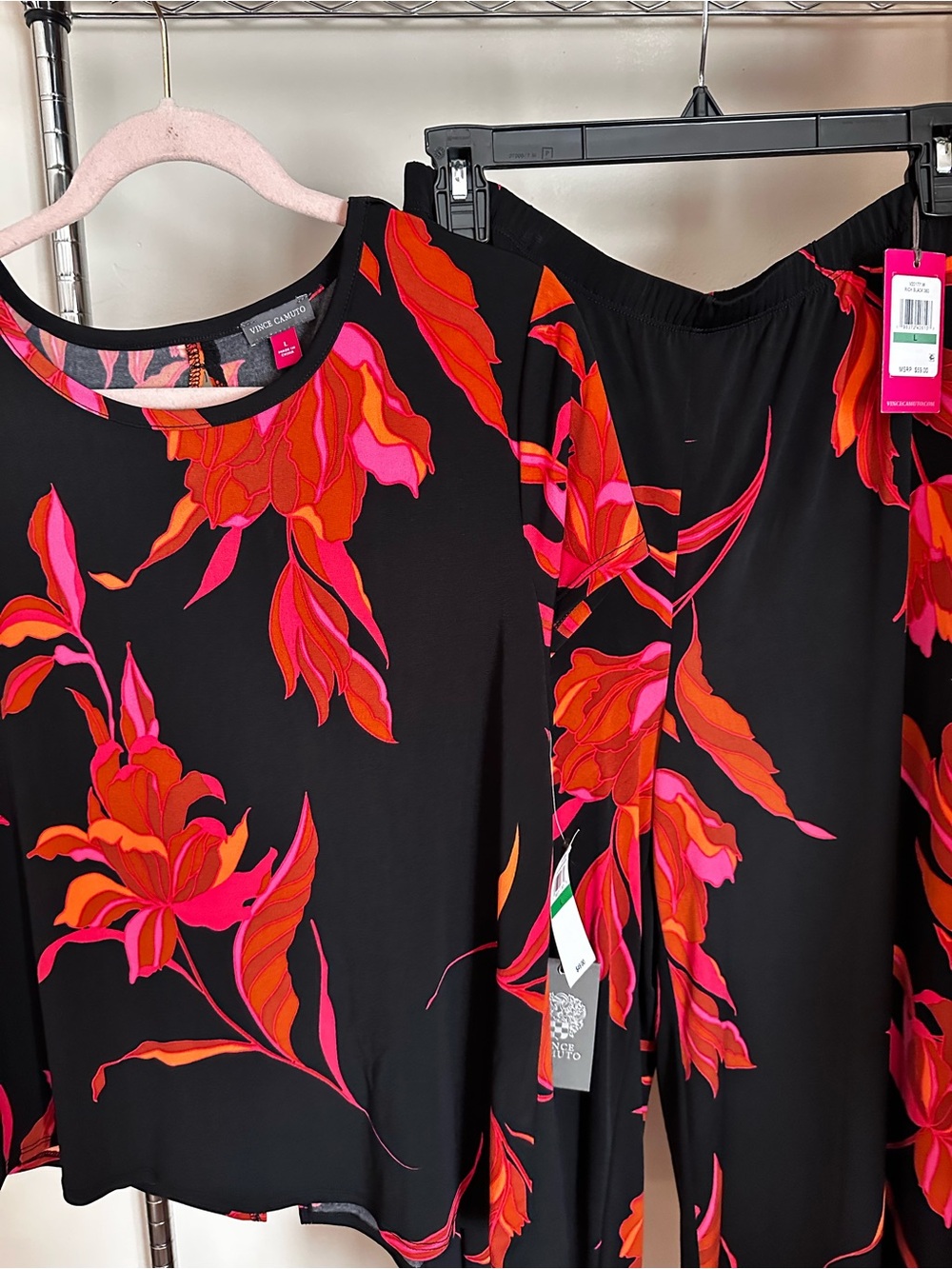 NWT Floral 2 piece Slinky Blouse Pant Set Keyhole Slit Detail Feminine Romantic